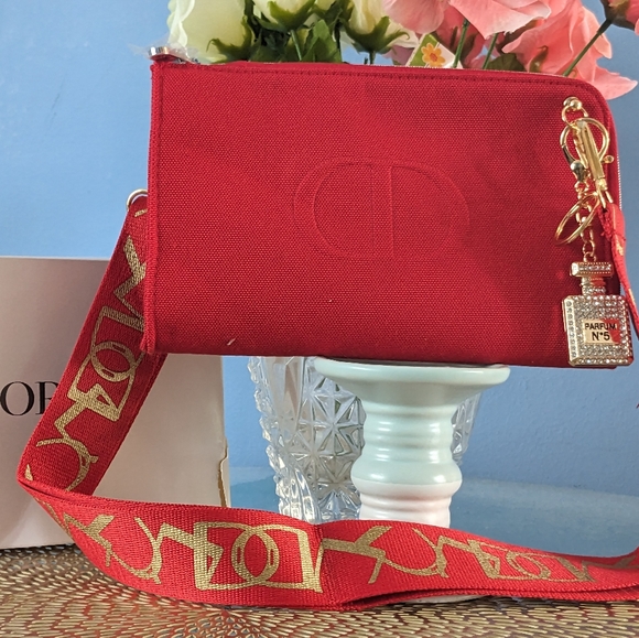 Dior - Picture 3 of 11